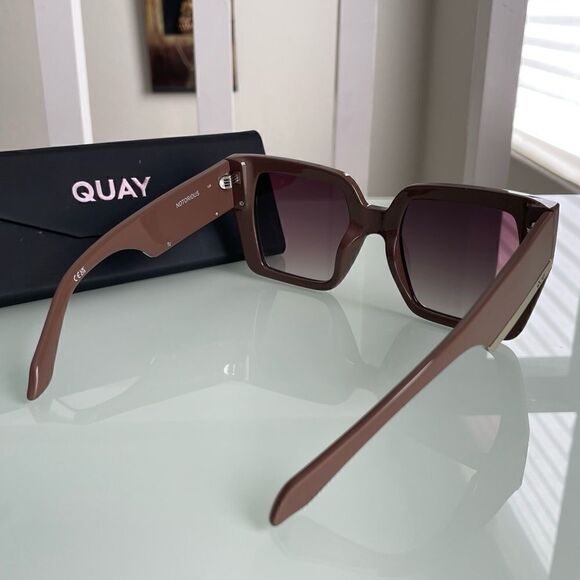 NWT QUAY Notorious Sunglasses main image 6